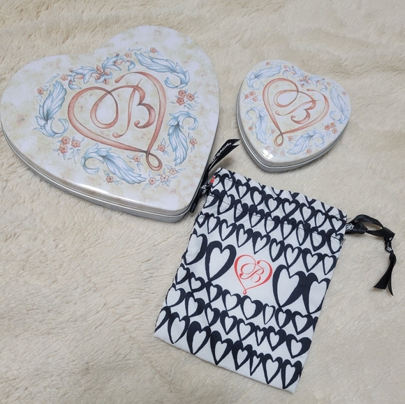 Brighton bundle of 2 tins & 1 jewelry dust bag, monogram B heart, 7" & 3.5" - Picture 7 of 7